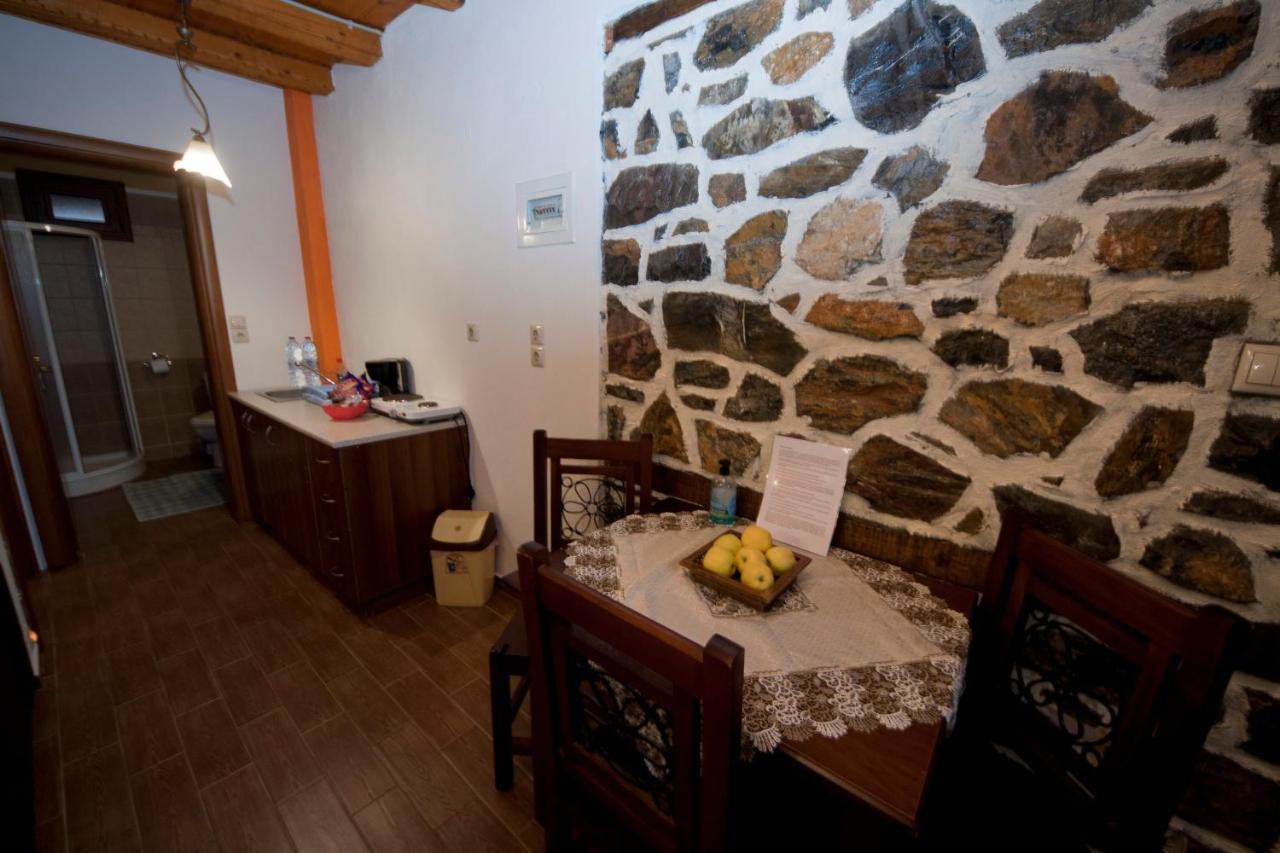Traditional Guesthouse Siantsis Палеос Агиос Атанасиос Екстериор снимка