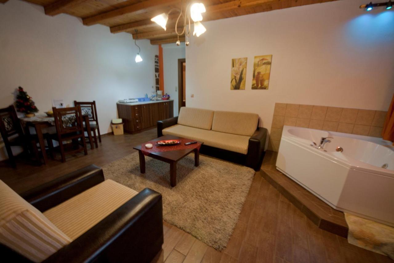 Traditional Guesthouse Siantsis Палеос Агиос Атанасиос Екстериор снимка