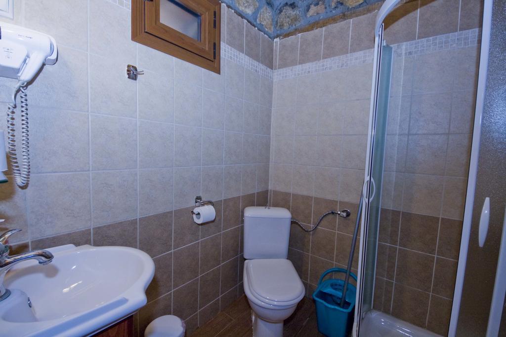 Traditional Guesthouse Siantsis Палеос Агиос Атанасиос Екстериор снимка